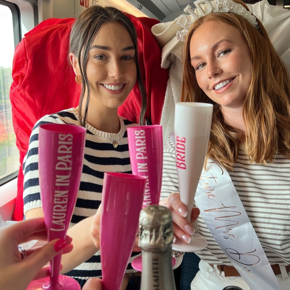 In Paris Personalised Pink and White Plastic Flutes