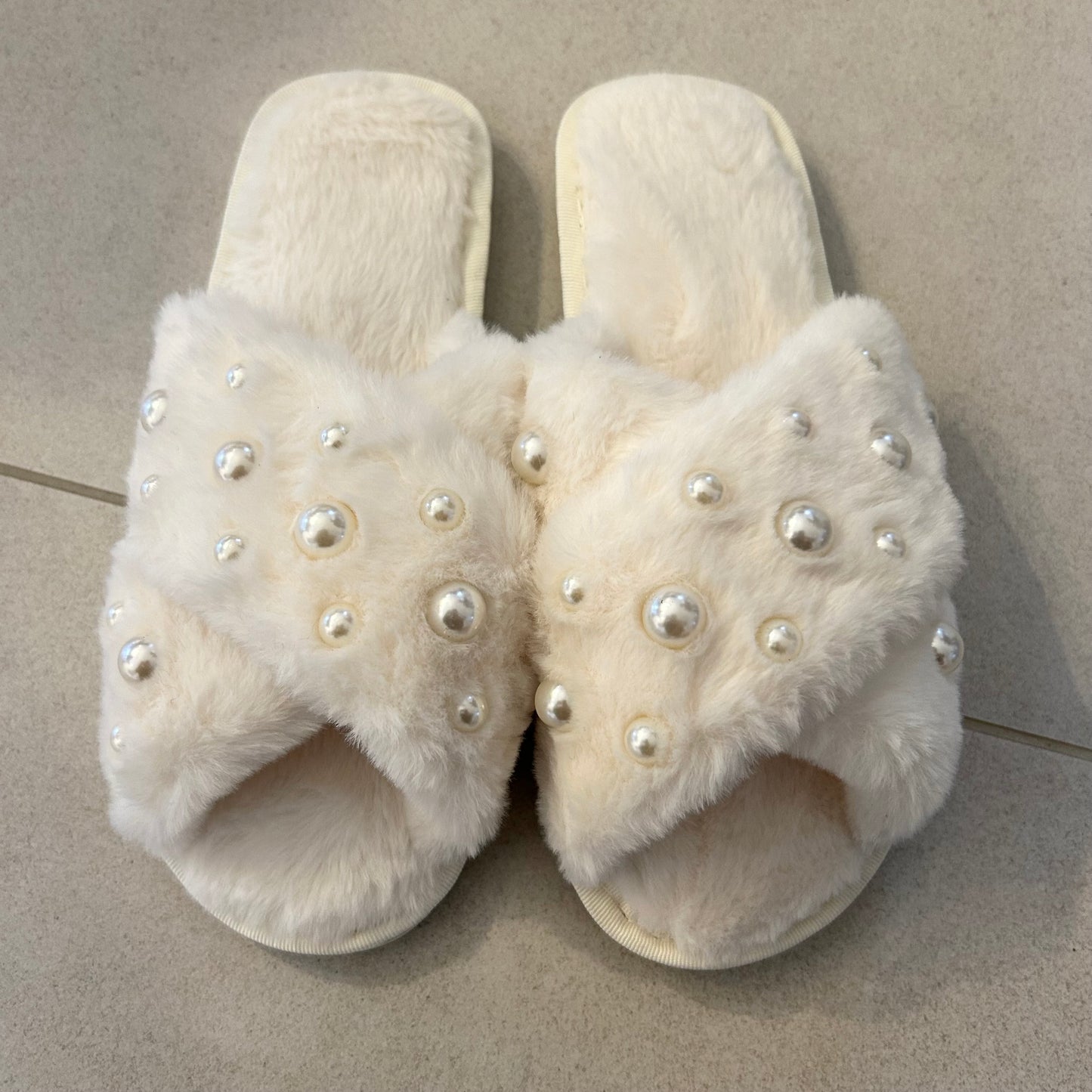 Pearl Fluffy Slippers