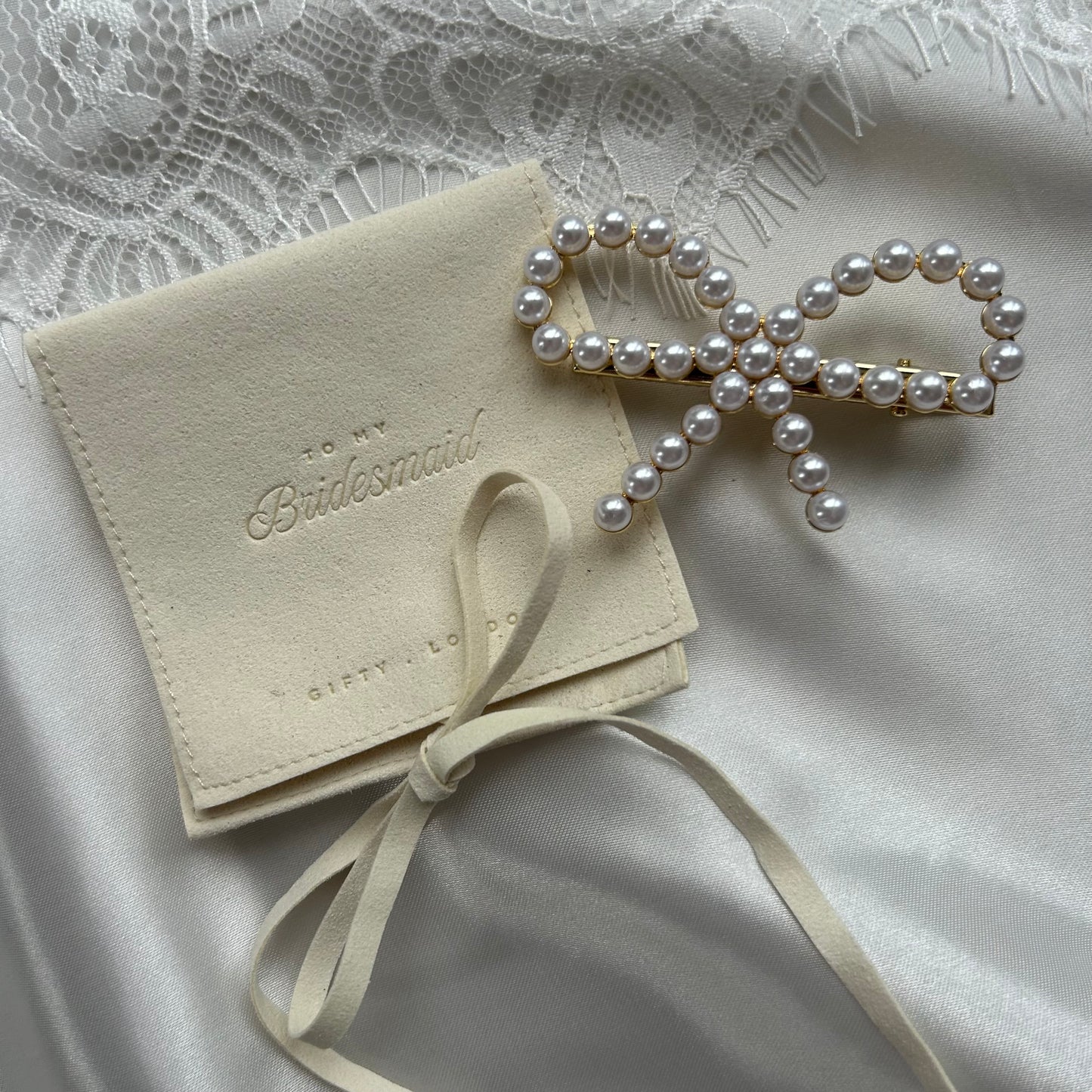 Pearl Bow Bridesmaid Hair Slide With Cream Pouch